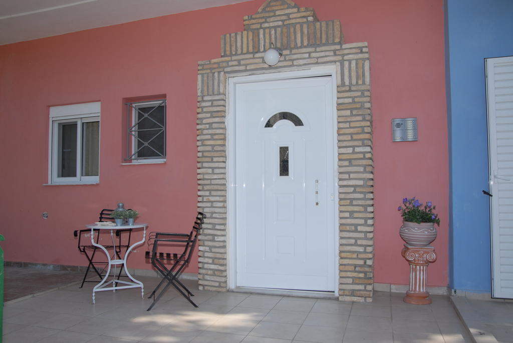Tsertos Apartments Kamena Vourla Exterior foto