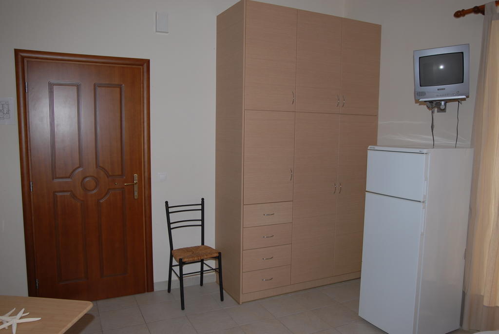 Tsertos Apartments Kamena Vourla Exterior foto
